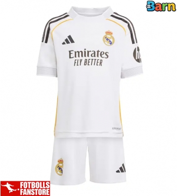 Real Madrid Hemmatröja Barn 2025-26 Kortärmad (+ Korta byxor)